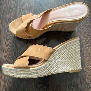 Kate Spade Tegan Wedge Scallop Strap Sandal - Classic Saddle - Size 10